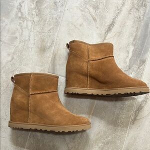 Women's Tan Suede Ugg Classic Femme Mini boots